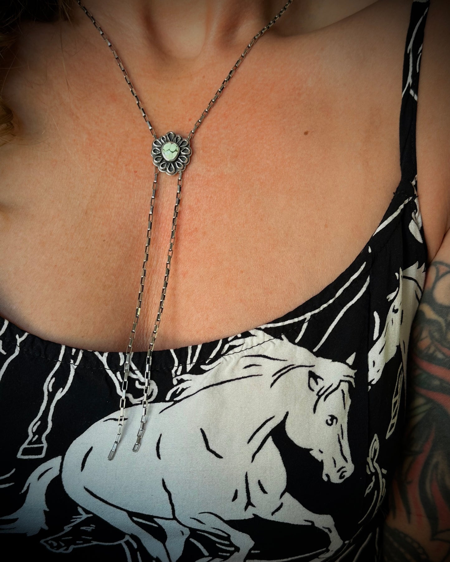 Outlaw Bloom Lariat