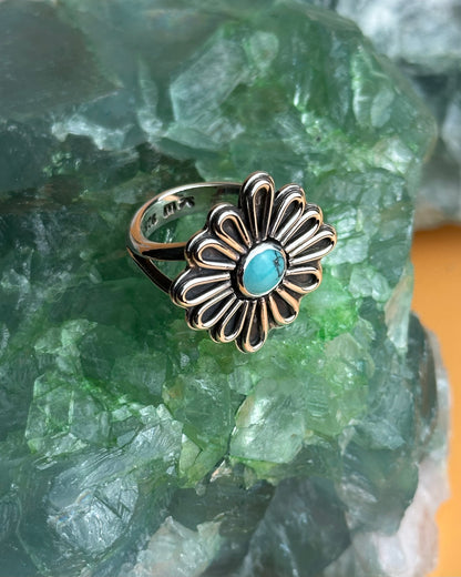 Turquoise Daisy Ring {size 7}