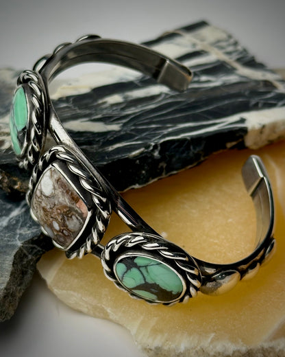 Equinox Cuff {5.5" around 1" opening}