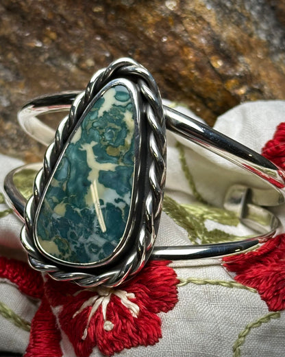 Hava Ridge Infinity Twist Cuff {5.5" around with 1" opening}