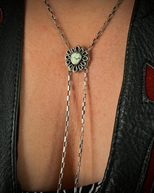 Outlaw Bloom Lariat