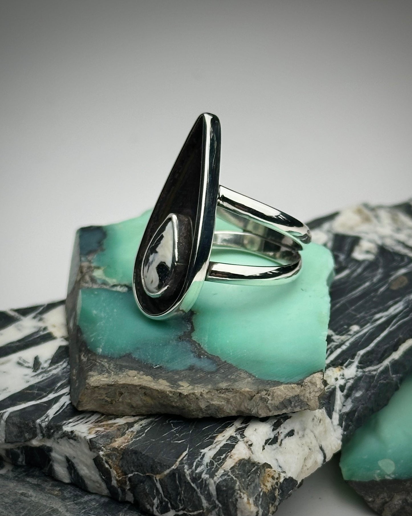Buffalo Shadow Box Ring {size 5.5}